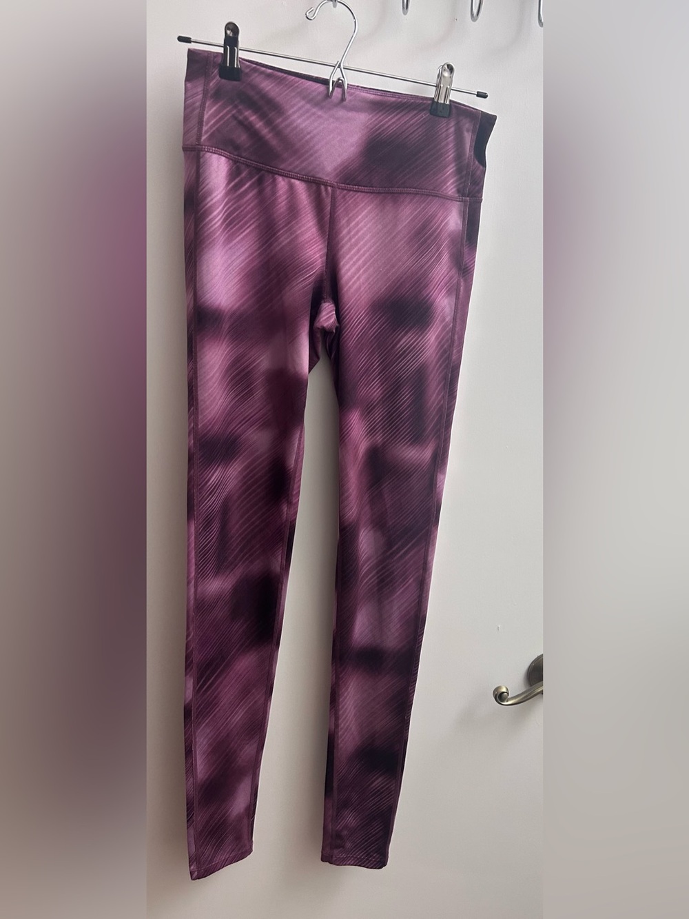 Athleta High Rise Chatarunga Alpine Leggings purple abstract print. Size ST
